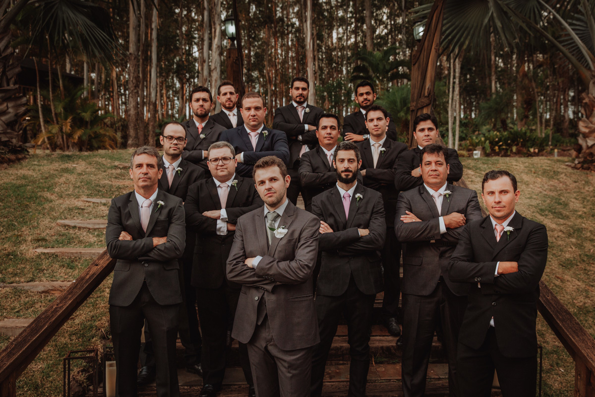 fotos engraçadas do noivo com os padrinhos 