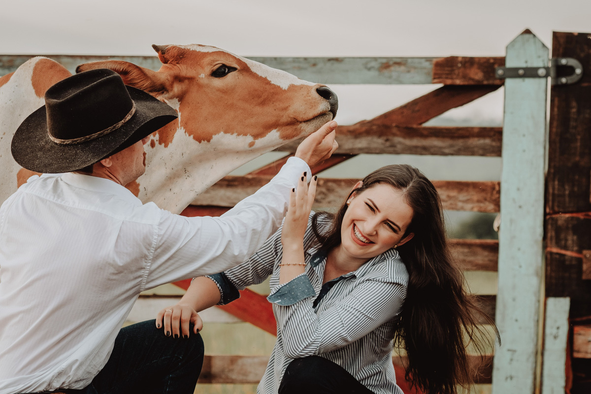 fotos divertidas para ensaio de pre casamento fotografo incrivel de casamentos em Maringa rickardo Andrade