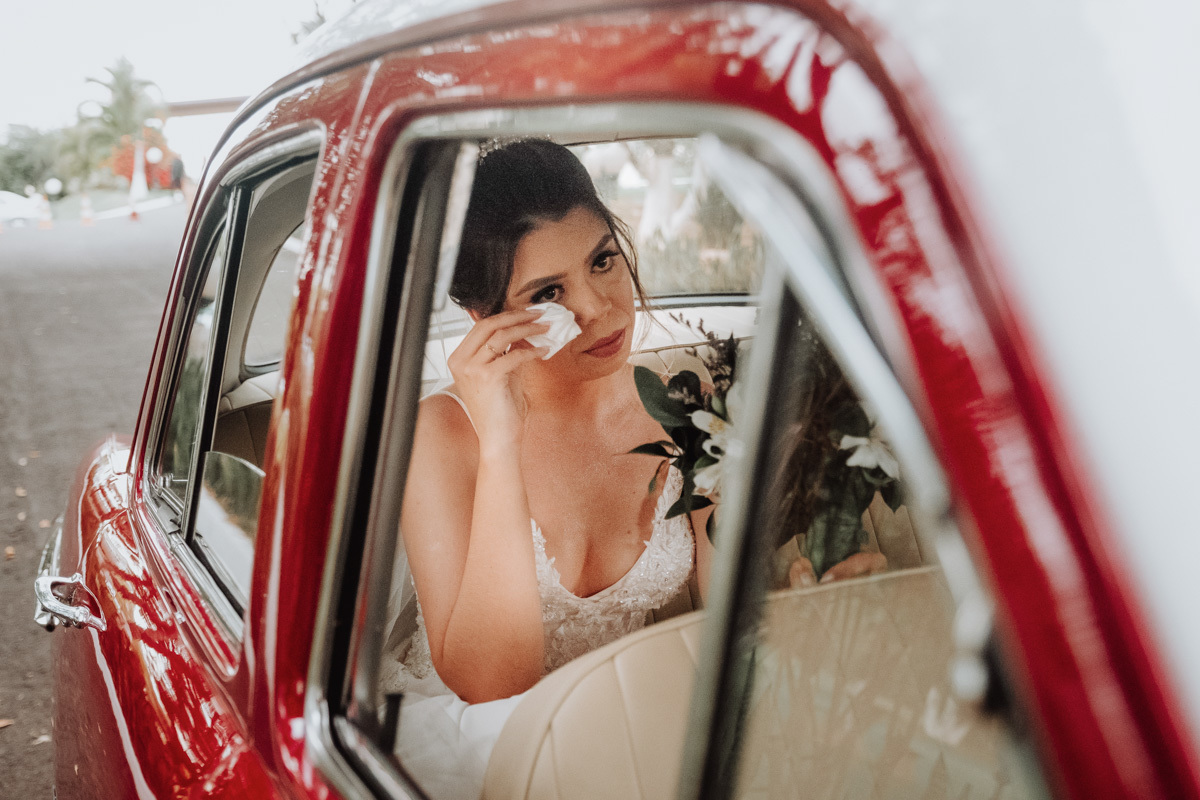 fotos de noiva emocionada fotos do melhor fotografo de Casamentos de Maringa Rickardo Andrade