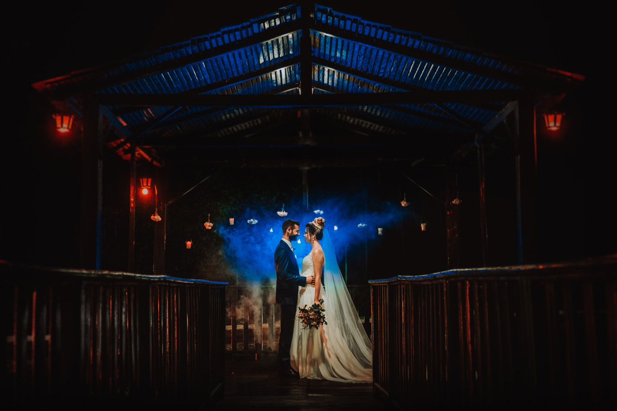 mini ensaio dos noivos feitos apos a cerimonia de Casamento foto de rickardo Andrade