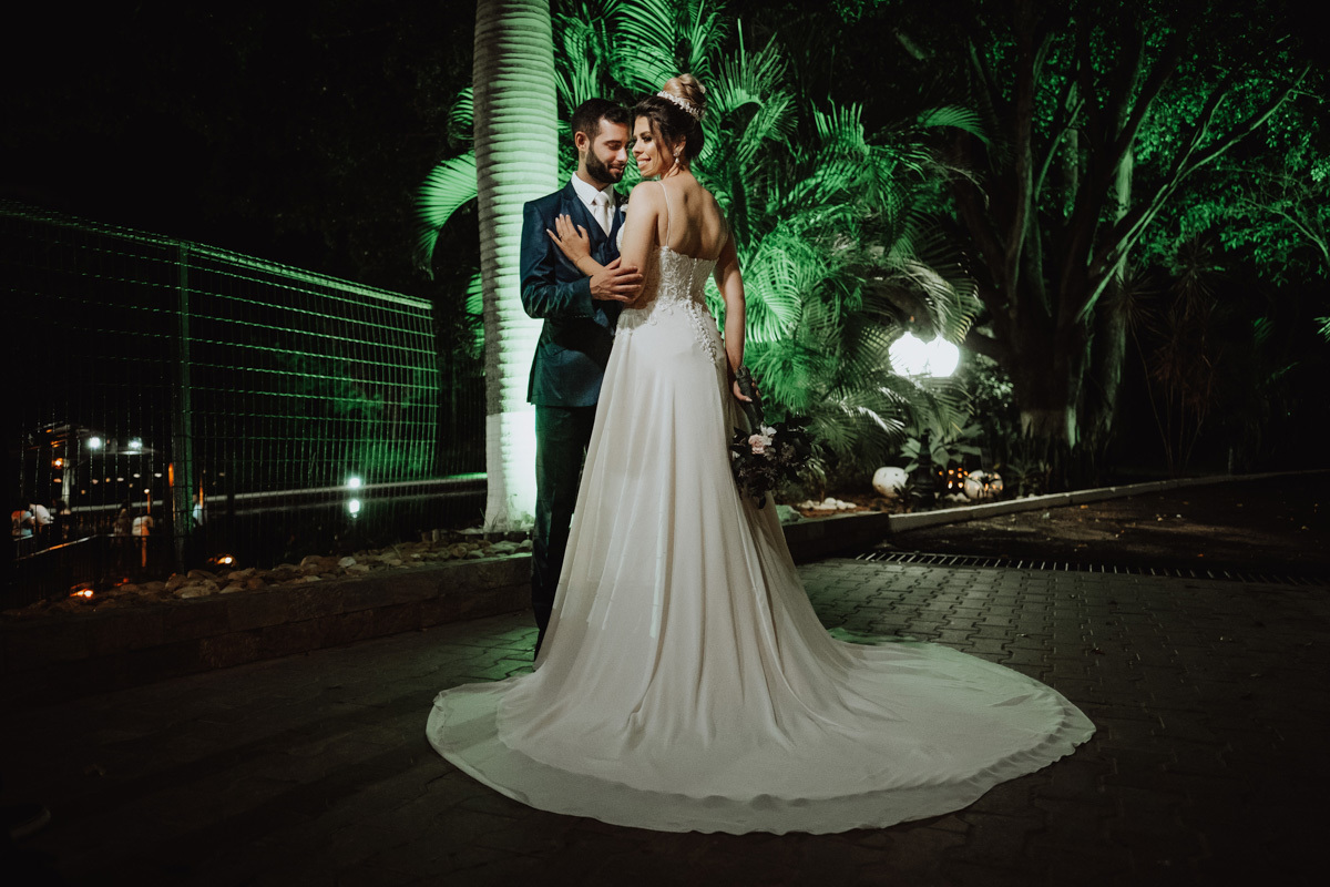 fotos classicas dos noivos para casamento externo foto de Ricardo Andrade o melhor fotografo de Londrina-PR