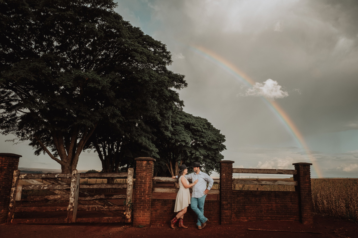 ensaio pre wedding caipira e country  feito pelo melhor fotografo de Casamentos de Maringa Rickardo Andrade 