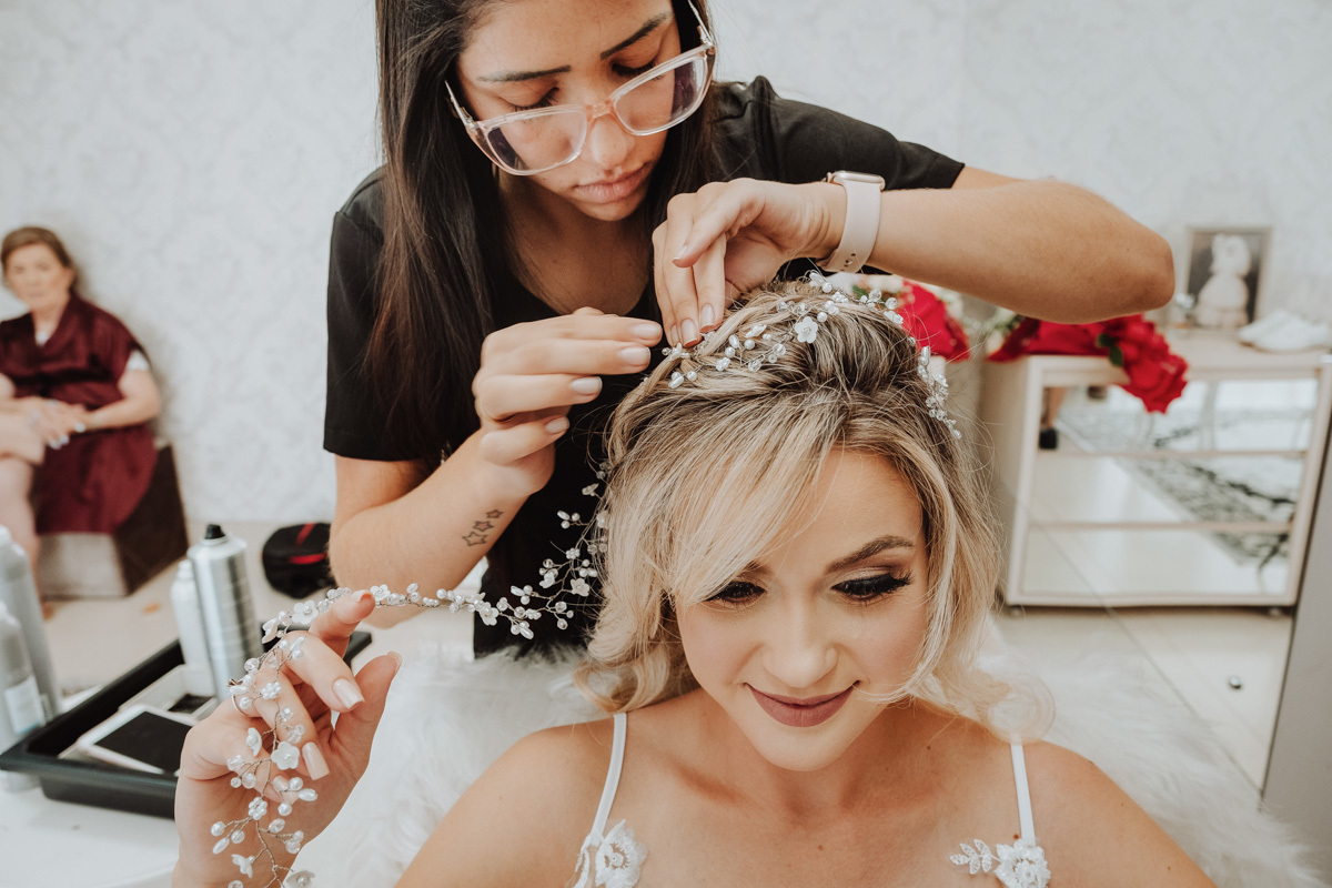 fotos de detalhes de penteados para casamento externo 