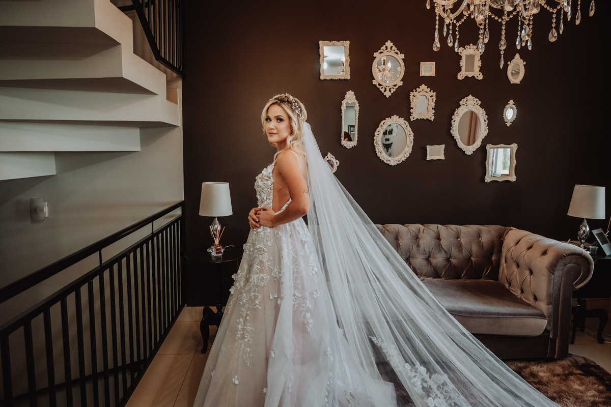 lindas fotos da noiva pronta em salão de beleza de campo mourão 