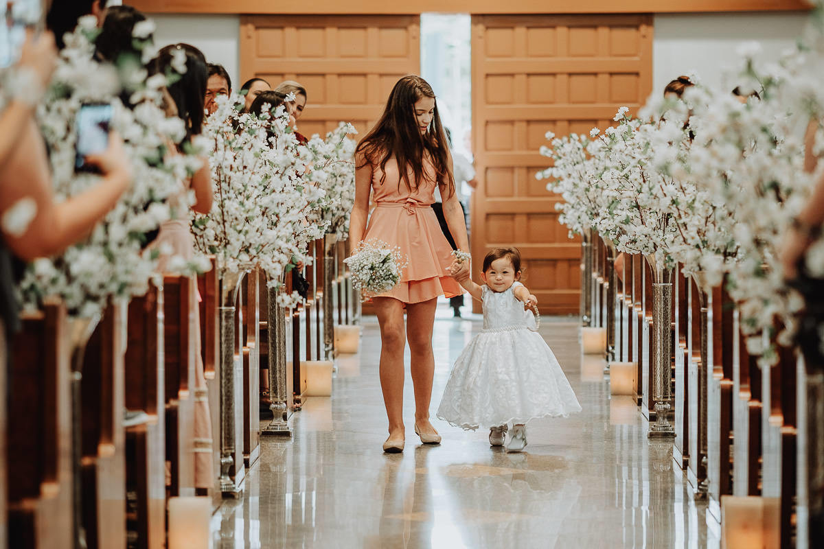 entrada da daminha de aliança para casamento classico em igreja catolica para casametos em maringa 