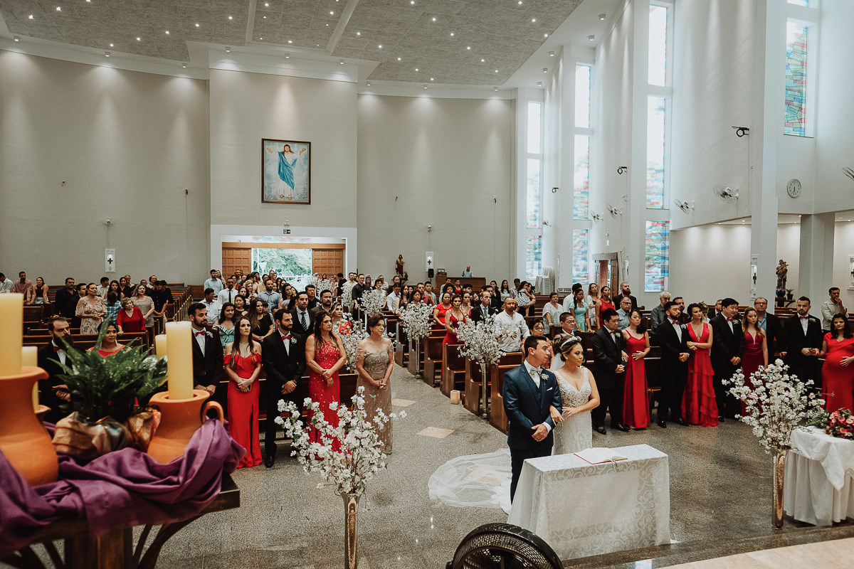 casamento em igreja catolica que comporta bastantes convidados em /maringa paroquia sao jose operario em maringa 
