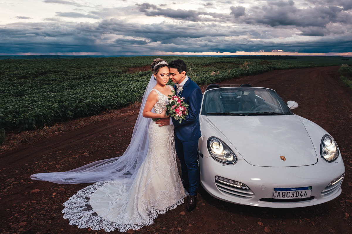 retratos classicos de noivo feitos no por do sol durante o casamento fotos do melhor fotografo de londrina rickardo andrade