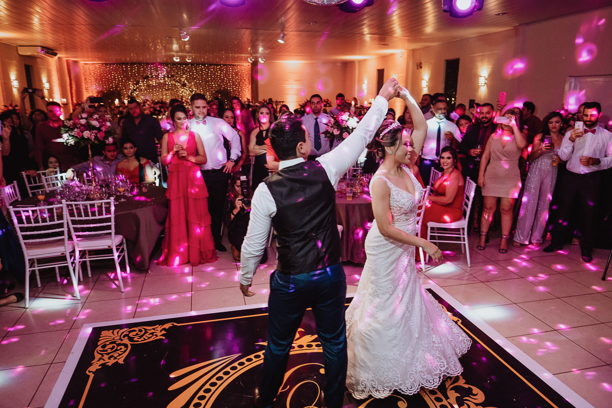 fotos de festa de casamento com estilo espontaneas e fotojornalisticas 