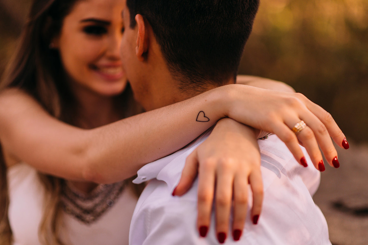 book fotografico com um casal namorando em bh