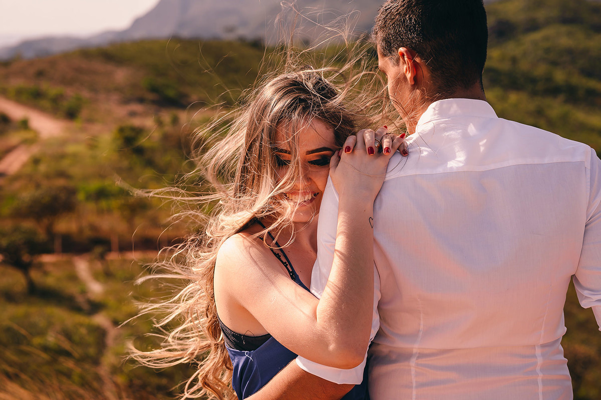 casal de belo horizonte se abracando