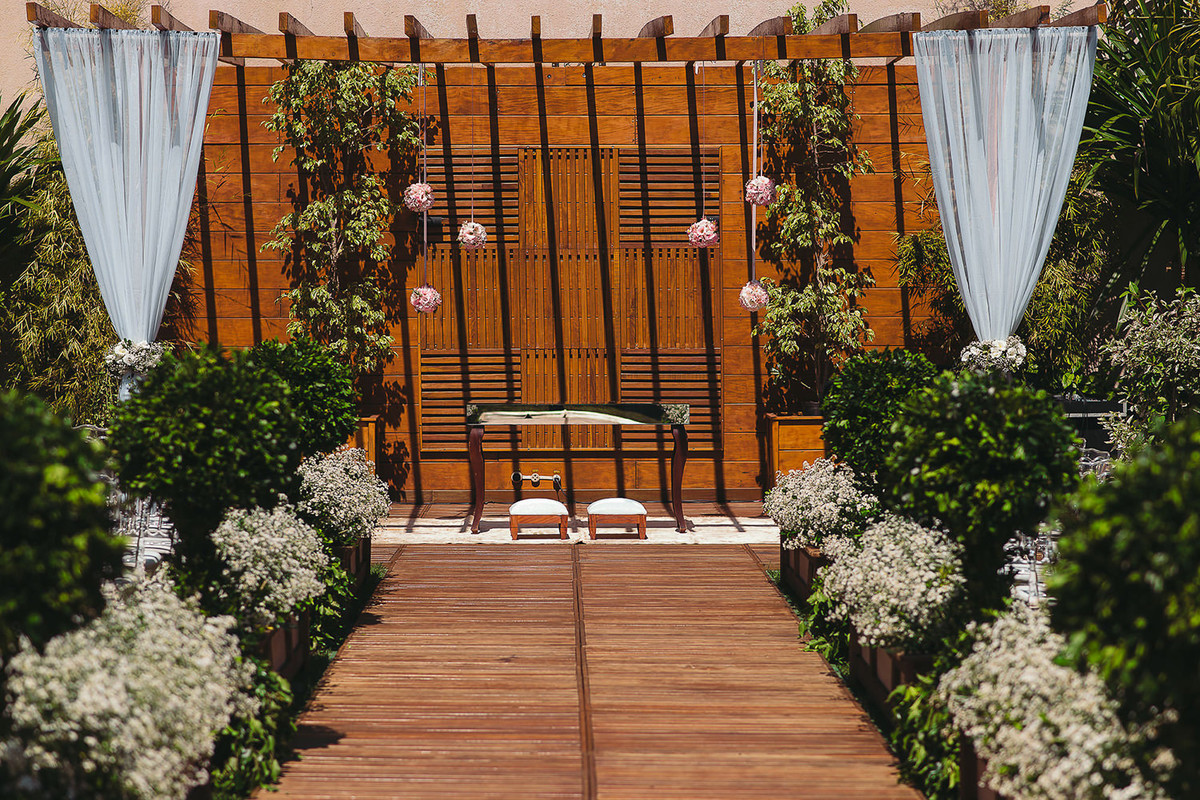 Foto de casamento ao ar livre em Fregadolli Eventos