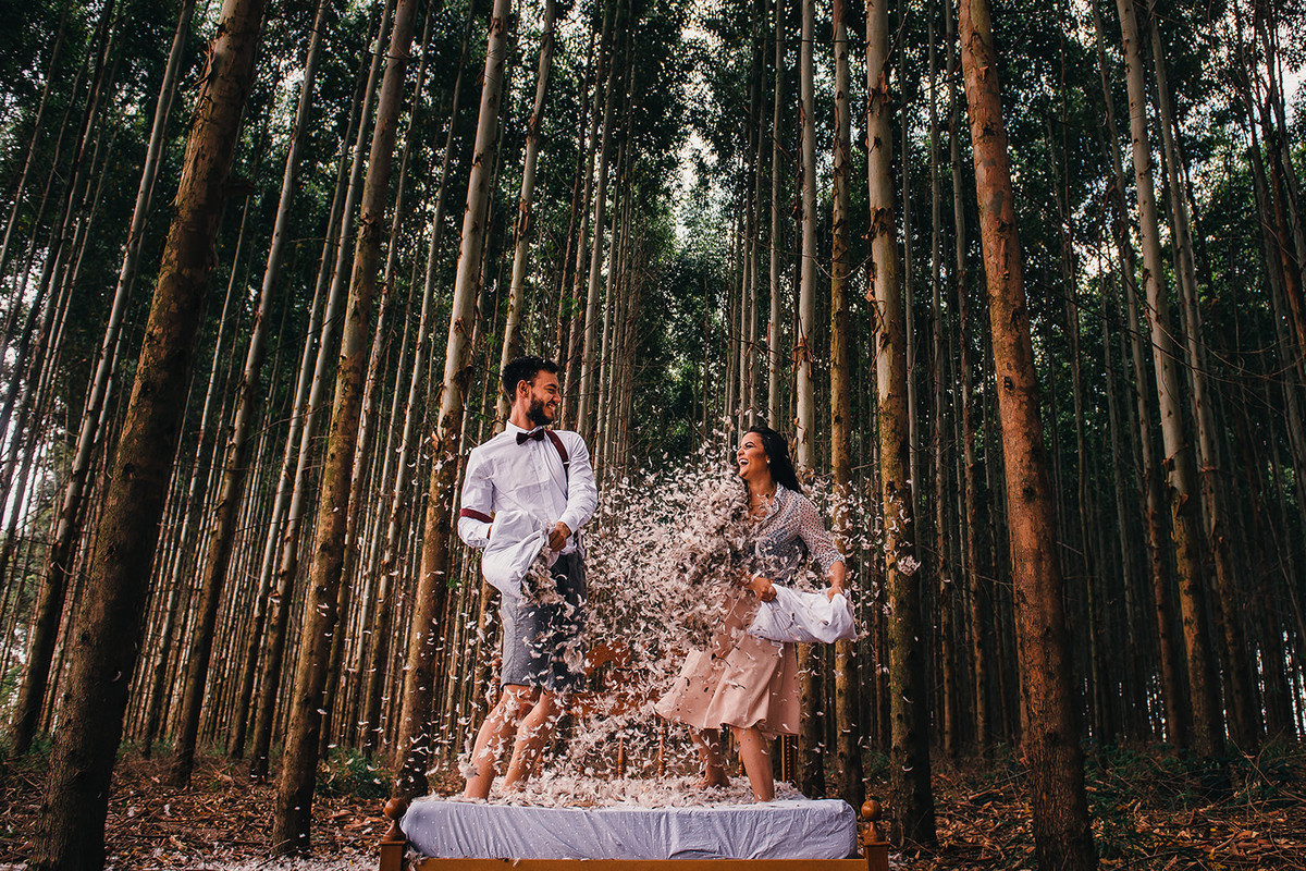 casal se divertindo durante ensaio fotografico em Mandaguari-PR
