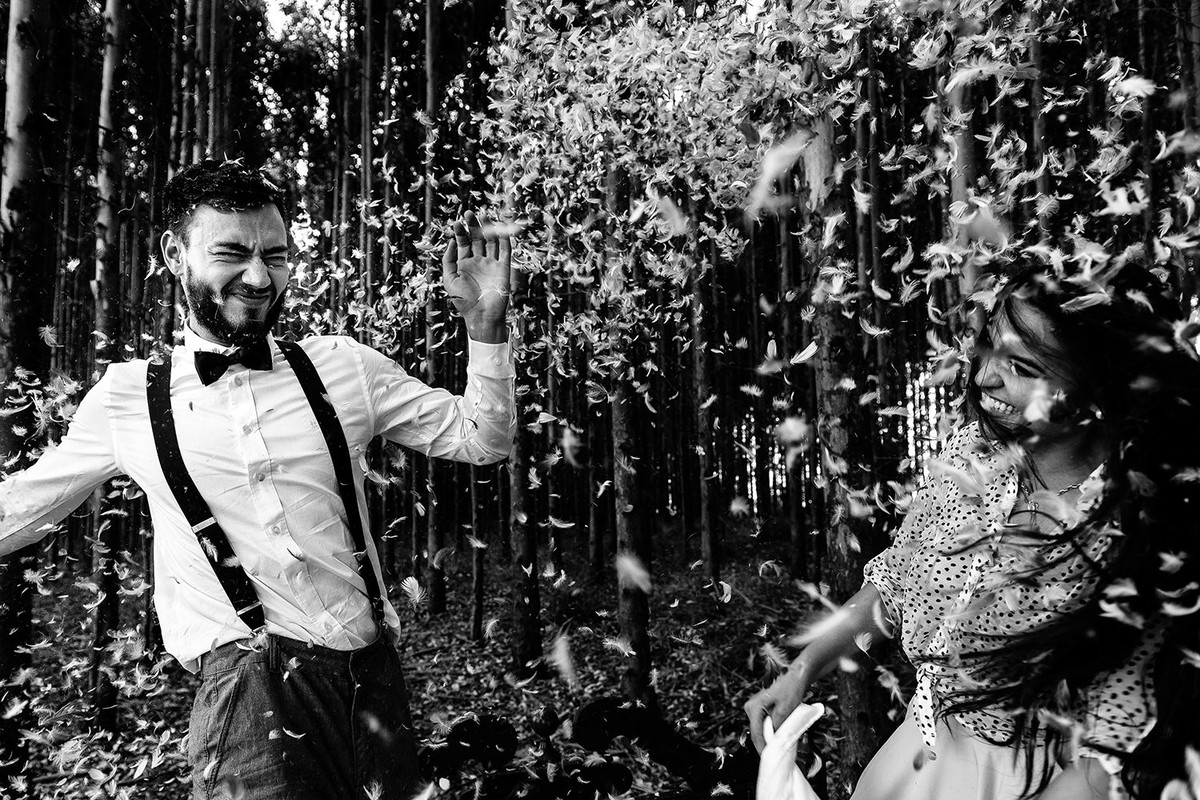 pre weeding divertido na plantação de eucalipto