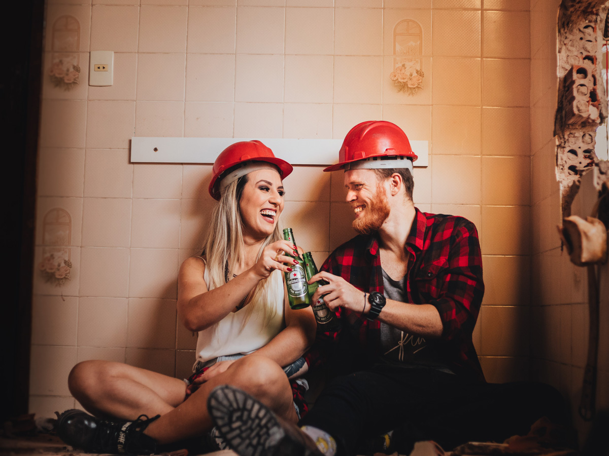 pre wedding com ideias diferentes ensaio feito em casa 