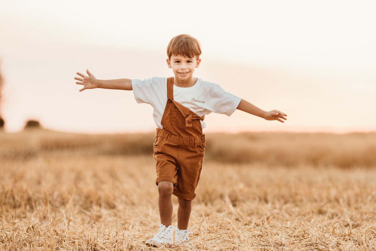 ensaio com fotos divertidas em familia 