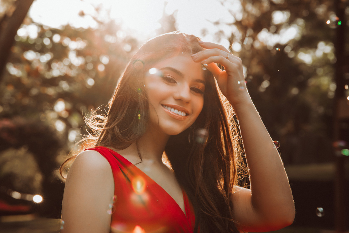 bookd e debutante com fotos externas estilo de ensaio gringo fotografo de debutante em Maringá-PR 