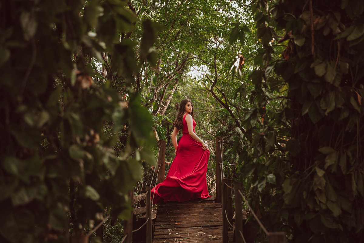 ensaio de debutante com fotos classicas e elegantes ensaio externo no eden garden maringá