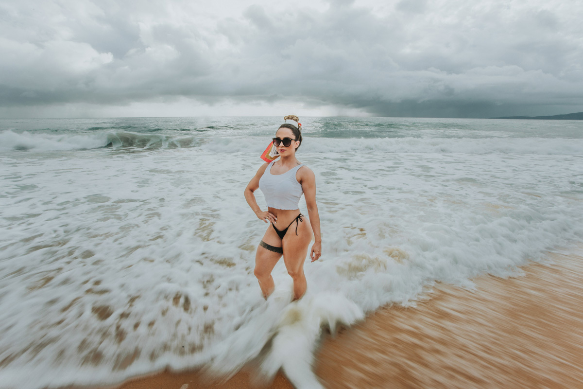 lindo ensaio de pre casameto na praia do estaleirinho em balneario camboriu-SC
