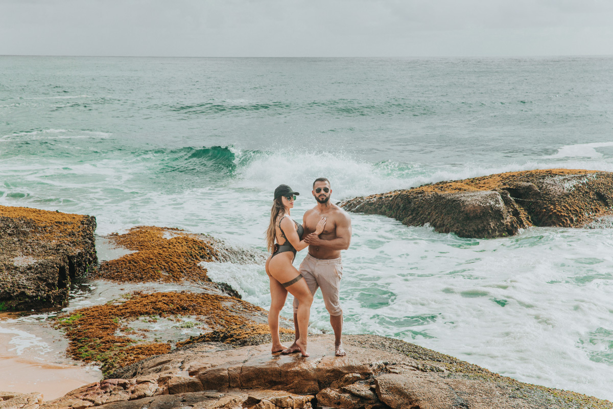 o melhor fotografo de Maringa Rickardo Andrade  faz lindo ensaio pre wedding em praia do estaleirinho em balneario camboriu-SC
