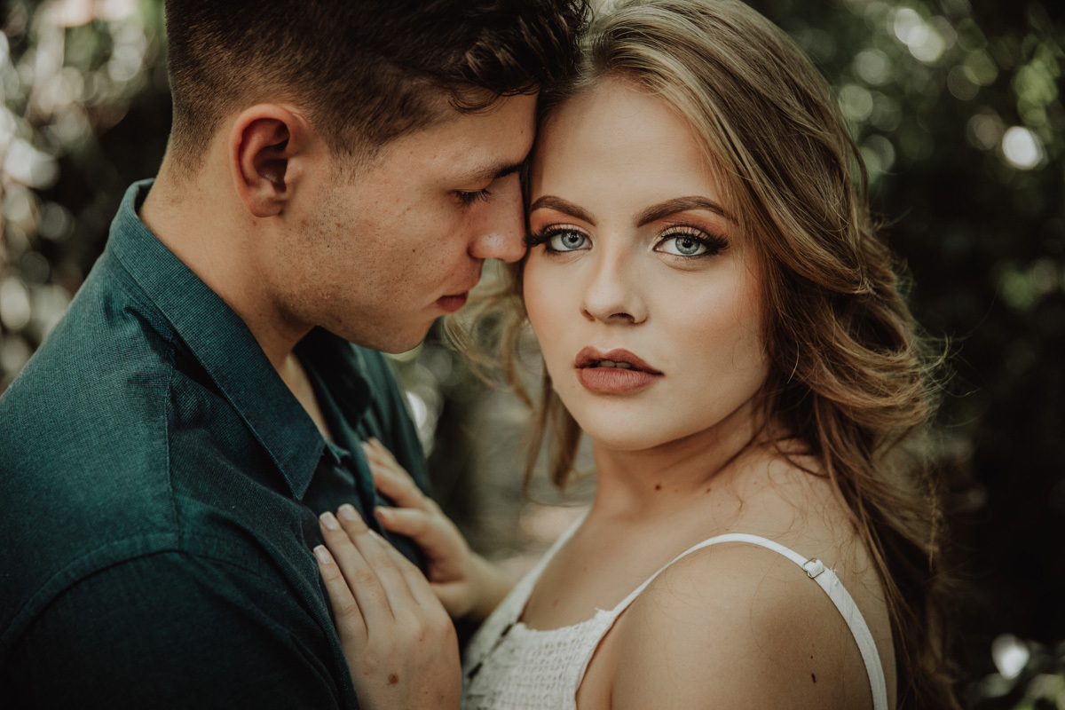 lindo ensaio com fotos classicas de retratos fotos com edição com cores quentes 