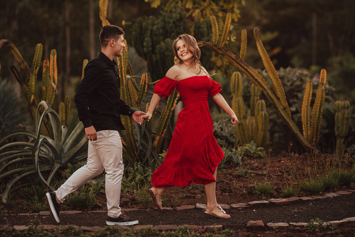 ideia sde fotos espontaneas para ensaio pré casamento 