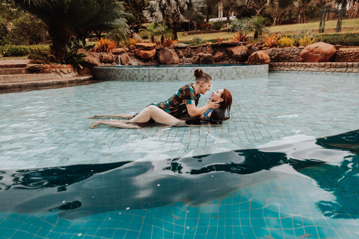 ideias e referencias de fotos de casal em piscina fotos do melhor fotografo de casamento de maringá 