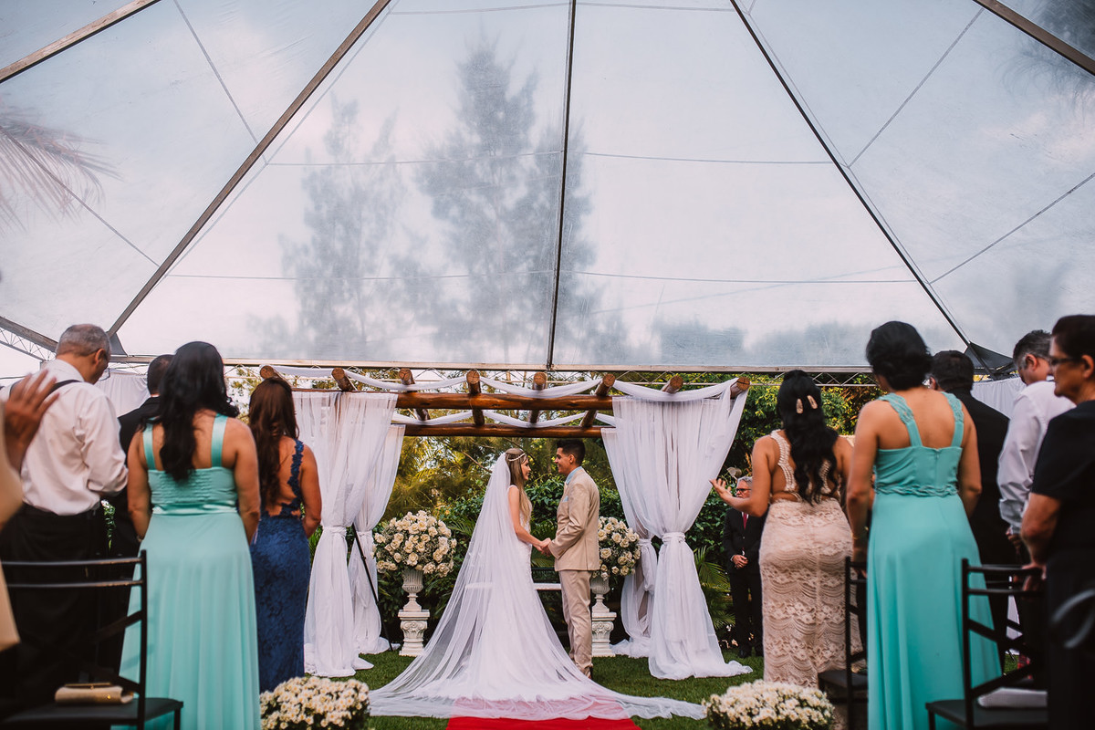 Foto da cerimonia em casamento ao ar livre em Belo Horizonte