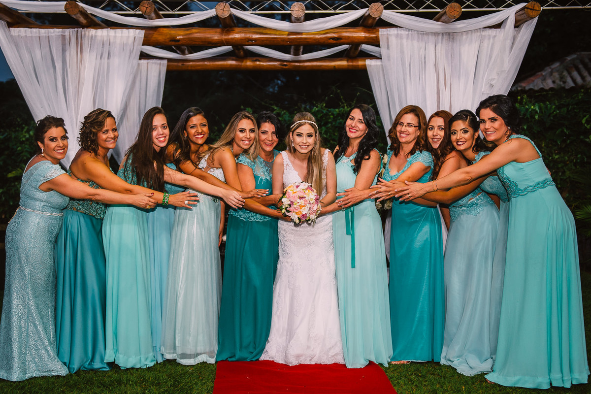 Madrinhas com vestidos da mesma cor em  Belo Horizonte-MG