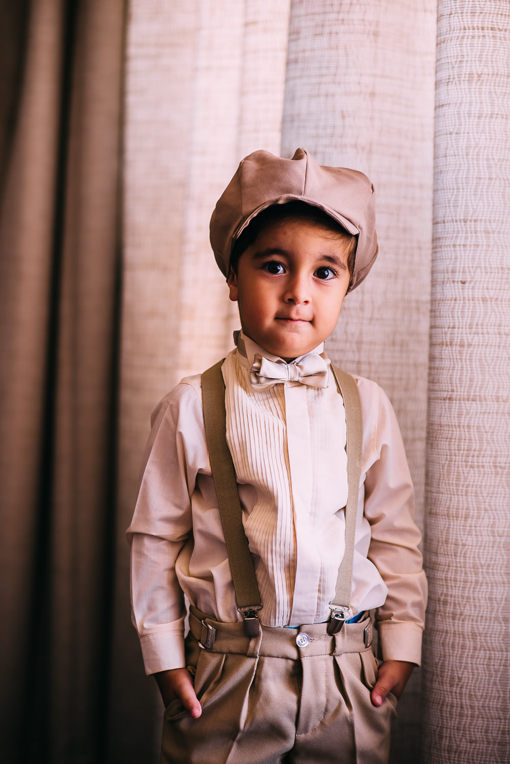 Pajem da Noiva vestido com suspensórios  casamento em Minas Gerais