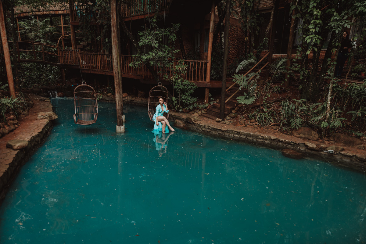 lindo ensaio externo feito dentro de um spa em maringá