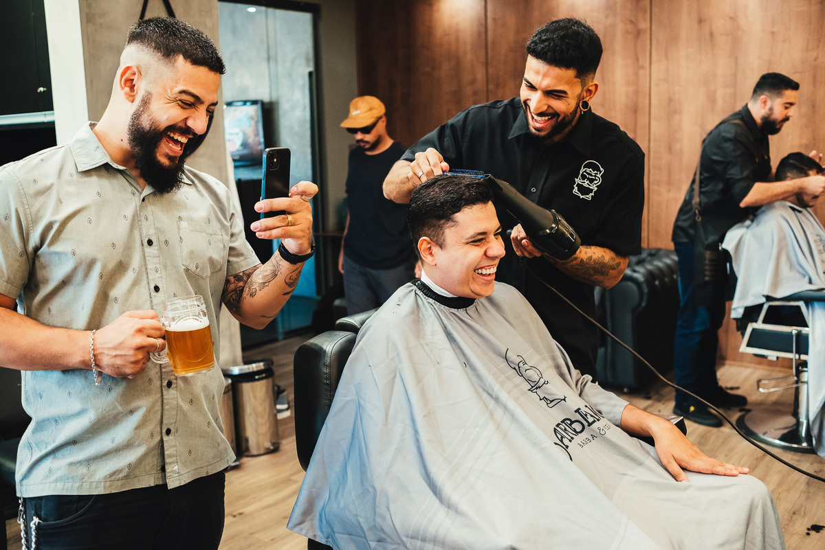 making of do noivo em barbearia de MAringá-PR 