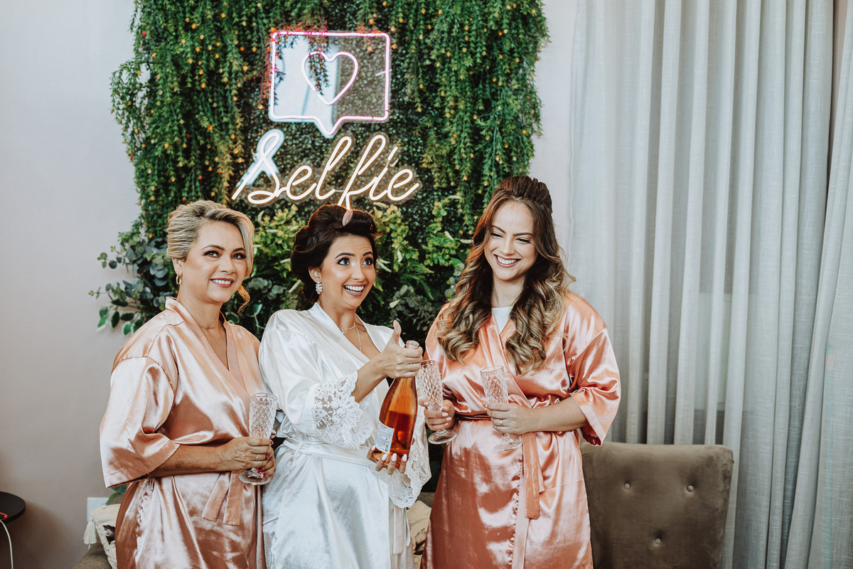 fotos divertidas para making of de noiva fotografo de casamentos em maringa 