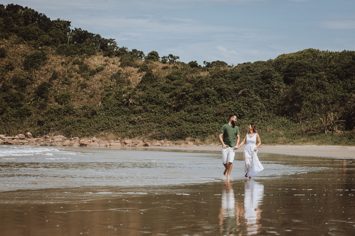 fotos lindas e romanticas para ensaio na praia da ilha do mel praia do farol das conchas 