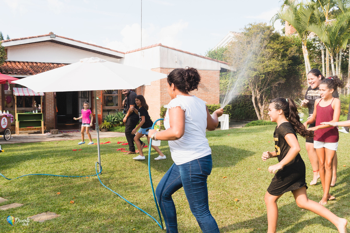 Aniversário Infantil - Mogi das Cruzes - Criança - Brincadeiras - La na casa da dona joaninha
