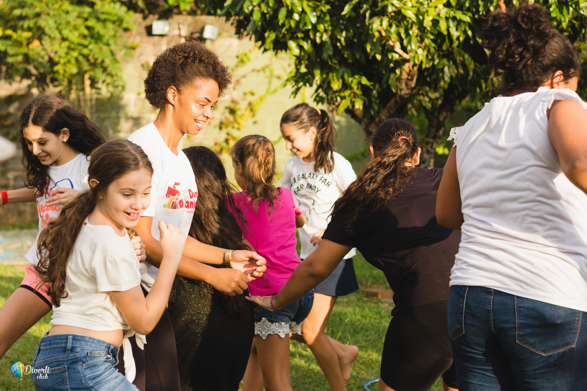 Aniversário Infantil - Mogi das Cruzes - Criança - Brincadeiras - La na casa da dona joaninha