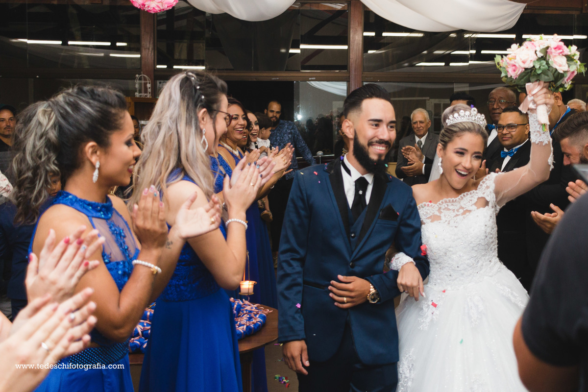 Casamento - Vestido de Noiva - Pre Wedding - Making of - cerimônia - maquiagem de noiva - unha de noiva - buquê