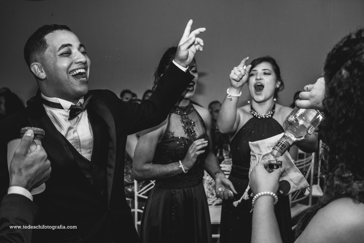Casamento - Vestido de Noiva - Pre Wedding - Making of - cerimônia - maquiagem de noiva - unha de noiva - buquê