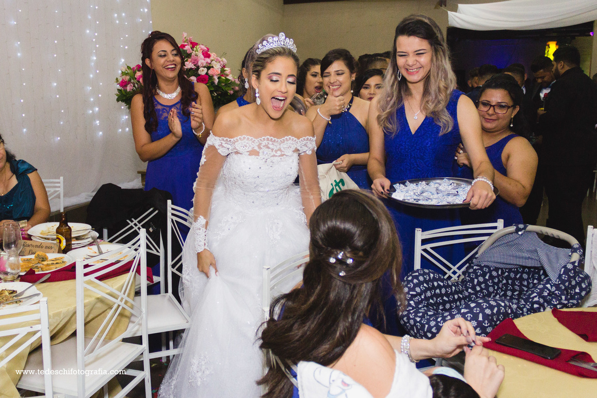 Casamento - Vestido de Noiva - Pre Wedding - Making of - cerimônia - maquiagem de noiva - unha de noiva - buquê