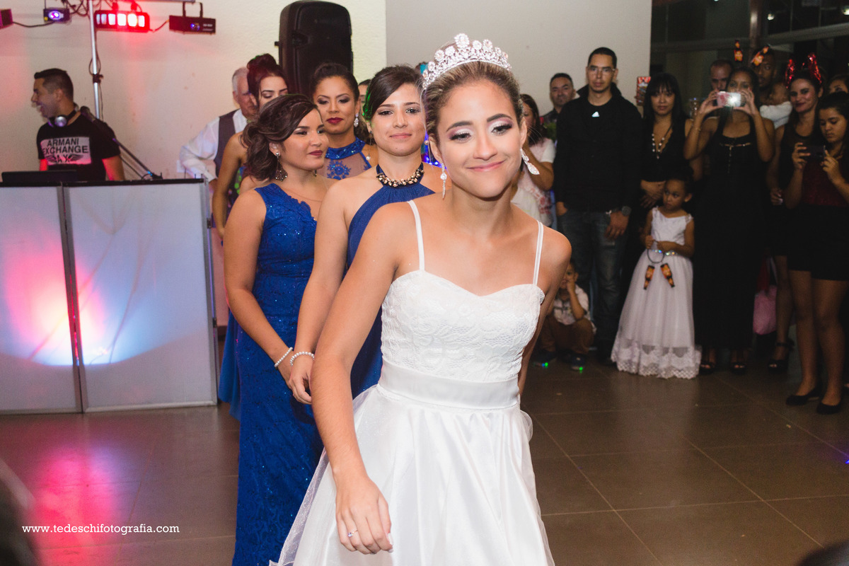 Casamento - Vestido de Noiva - Pre Wedding - Making of - cerimônia - maquiagem de noiva - unha de noiva - buquê