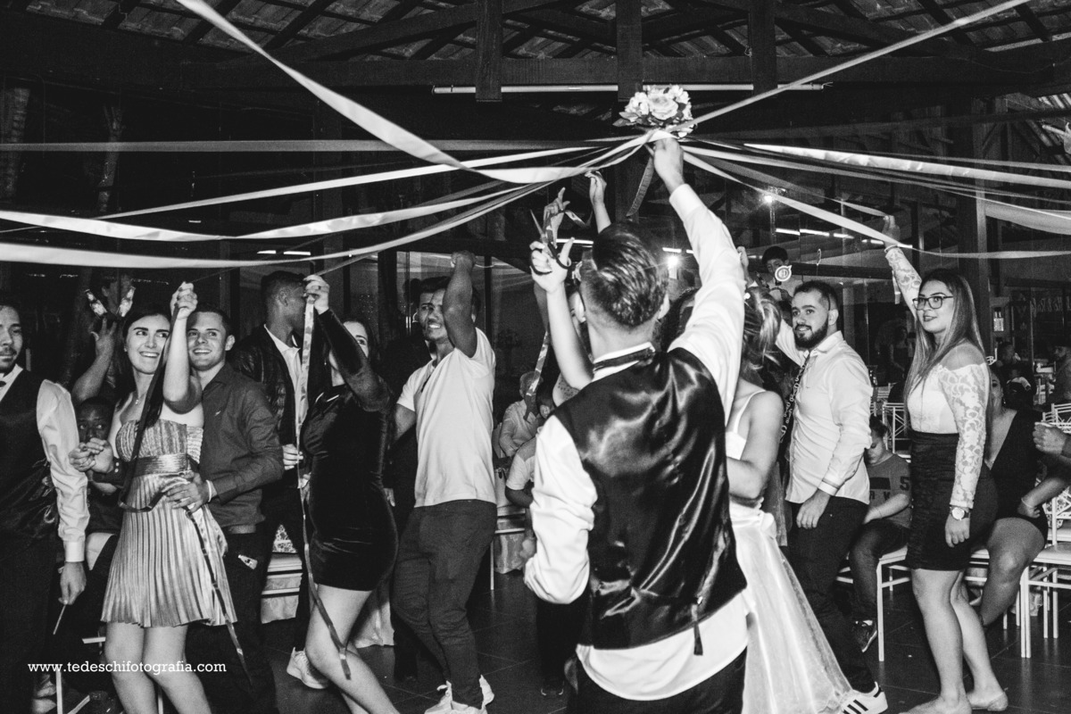 Casamento - Vestido de Noiva - Pre Wedding - Making of - cerimônia - maquiagem de noiva - unha de noiva - buquê