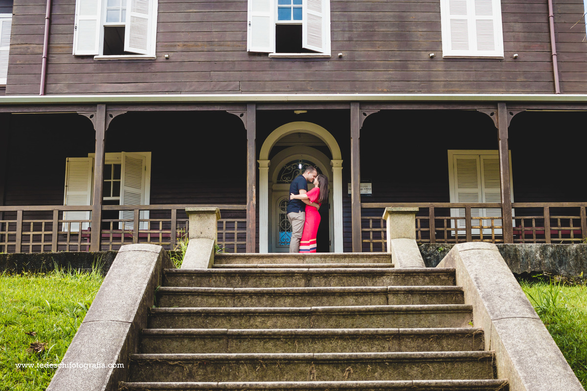Ensaio de Casal-Paranapiacaba-casamento-fotografia de casamento-ensaio pre wedding-locação para pre wedding - vestido de noiva - aliança de casamento-fotos de casamento - ideias de fotografia