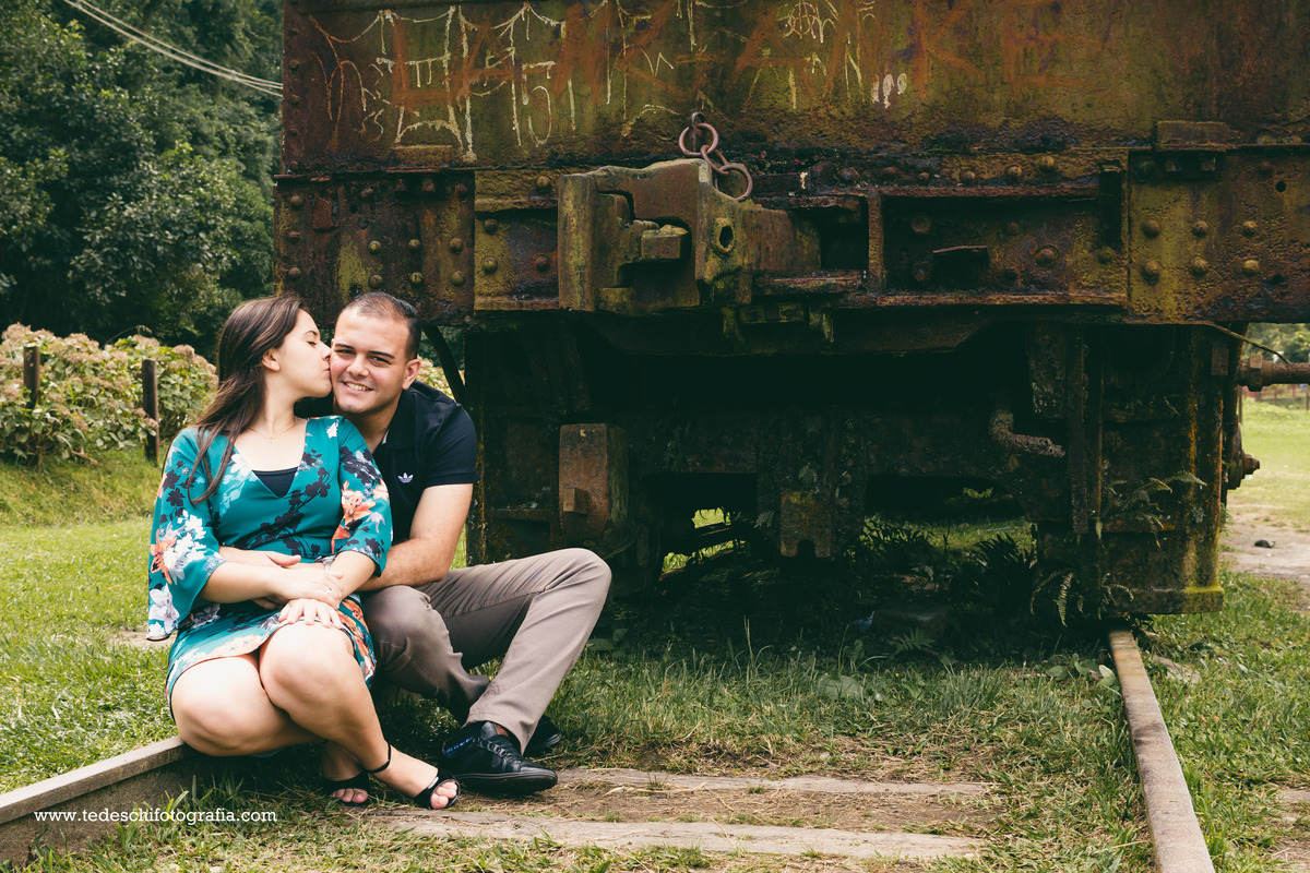 Ensaio de Casal-Paranapiacaba-casamento-fotografia de casamento-ensaio pre wedding-locação para pre wedding - vestido de noiva - aliança de casamento-fotos de casamento - ideias de fotografia