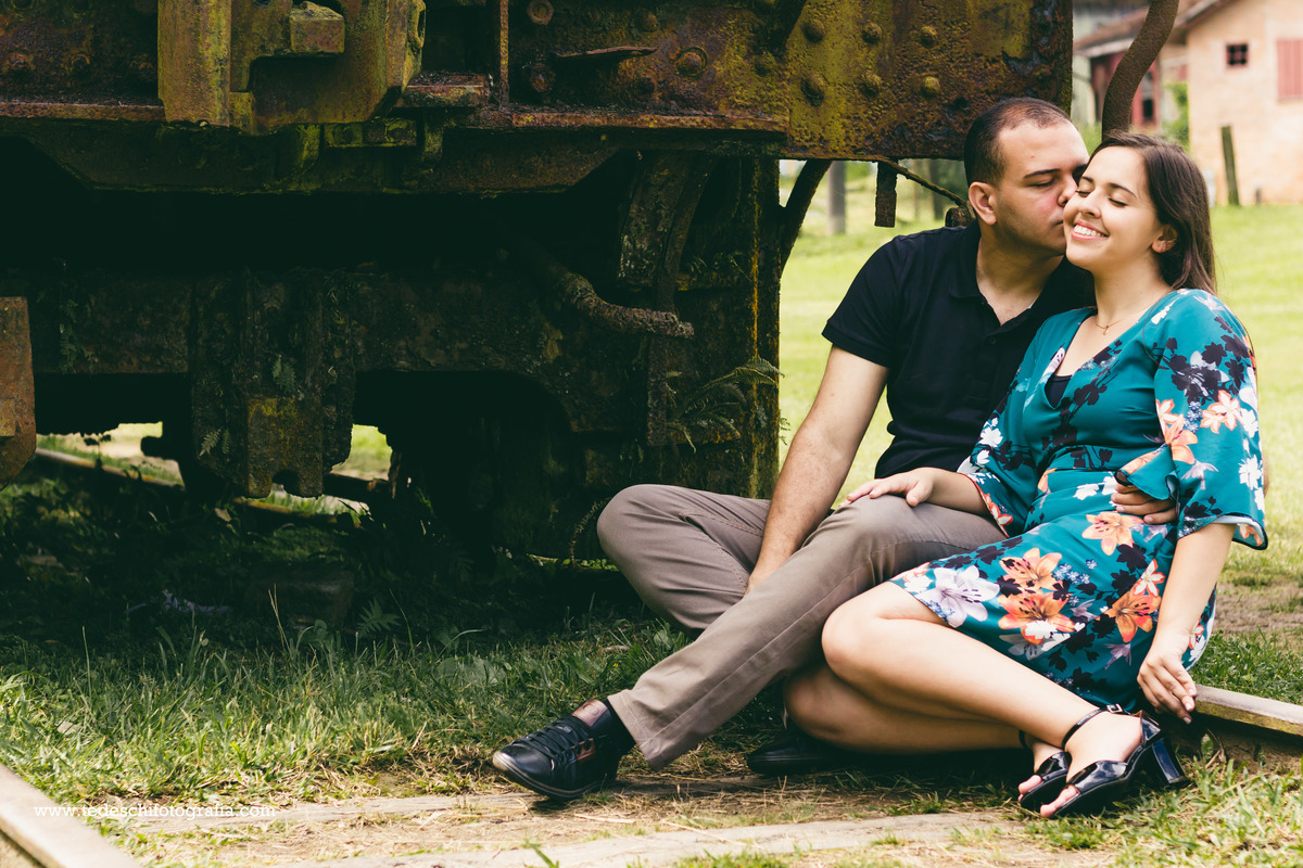 Ensaio de Casal-Paranapiacaba-casamento-fotografia de casamento-ensaio pre wedding-locação para pre wedding - vestido de noiva - aliança de casamento-fotos de casamento - ideias de fotografia