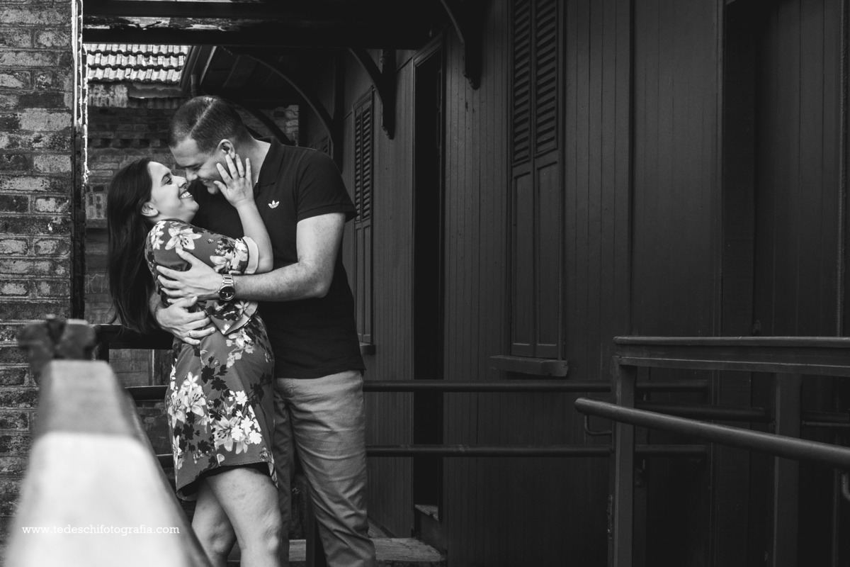 Ensaio de Casal-Paranapiacaba-casamento-fotografia de casamento-ensaio pre wedding-locação para pre wedding - vestido de noiva - aliança de casamento-fotos de casamento - ideias de fotografia