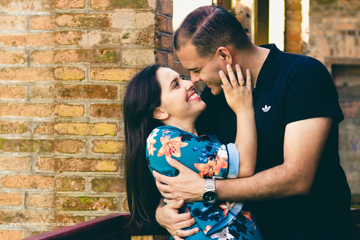 Ensaio de Casal-Paranapiacaba-casamento-fotografia de casamento-ensaio pre wedding-locação para pre wedding - vestido de noiva - aliança de casamento-fotos de casamento - ideias de fotografia