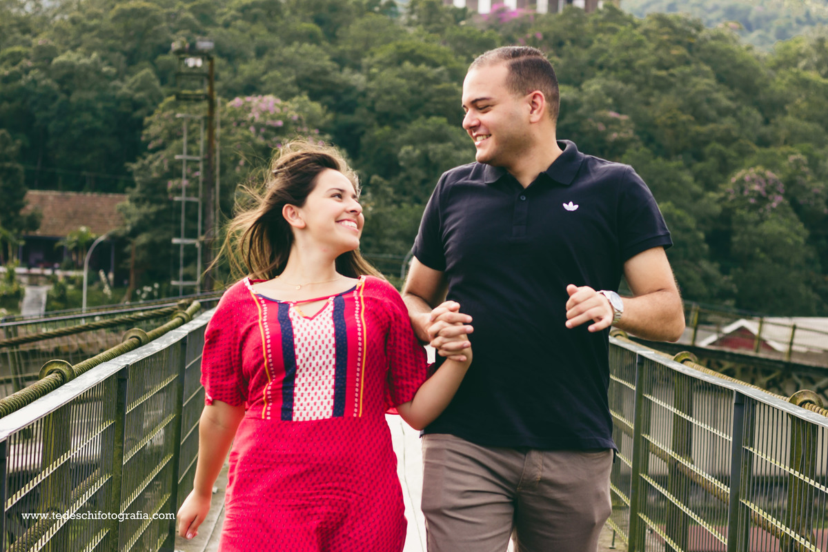 Ensaio de Casal-Paranapiacaba-casamento-fotografia de casamento-ensaio pre wedding-locação para pre wedding - vestido de noiva - aliança de casamento-fotos de casamento - ideias de fotografia