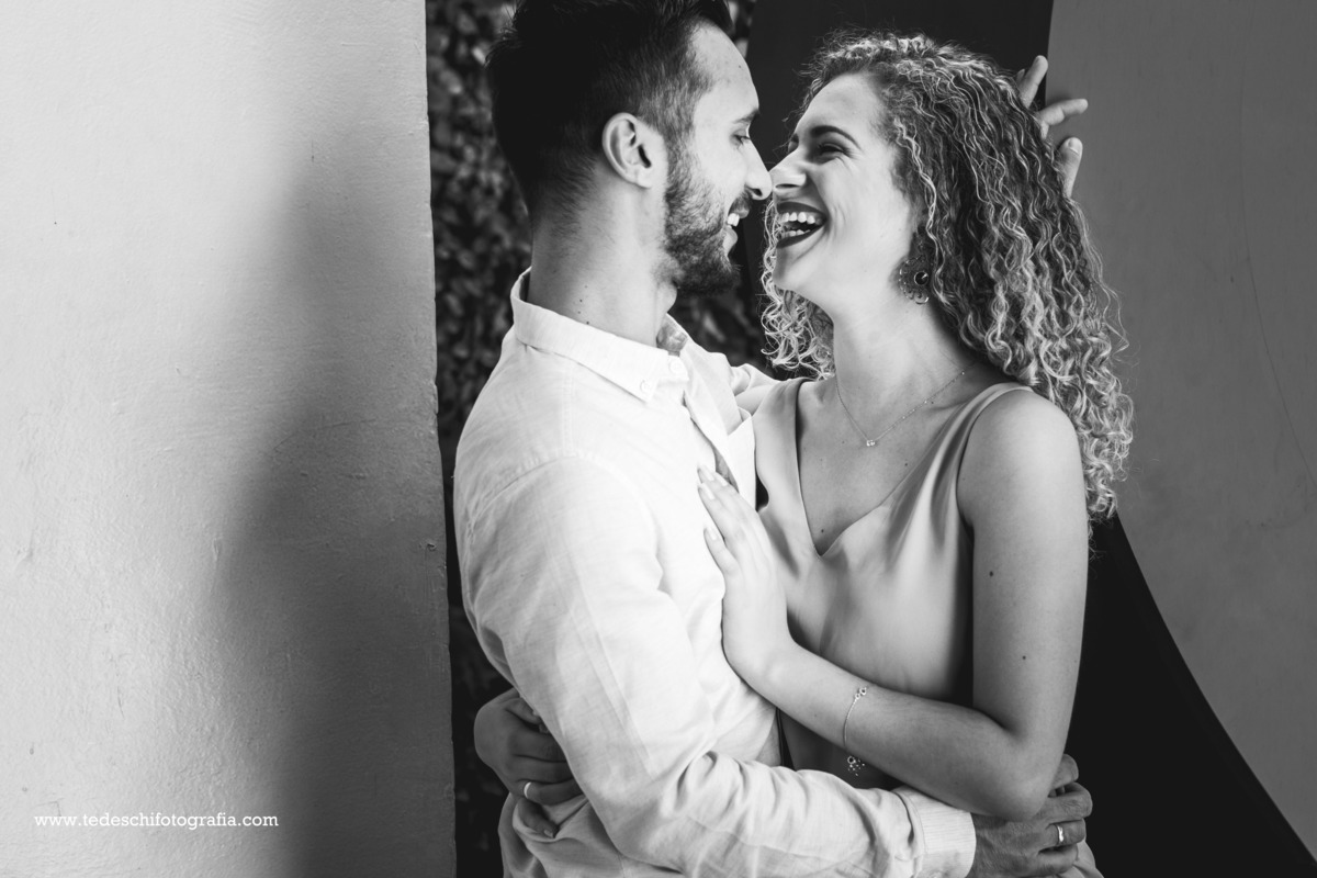 Ensaio - pre wedding - avenida paulista - são paulo - ensaio de casal - ensaio casal rua - parque trianon - avenida paulista - movimentacao - casamento - ensaio de casamento - ensaio de casamento na paulista - vestido de noiva - unha de noiva - são paulo