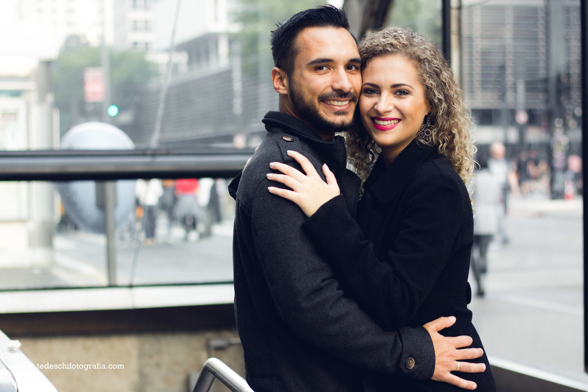 Ensaio - pre wedding - avenida paulista - são paulo - ensaio de casal - ensaio casal rua - parque trianon - avenida paulista - movimentacao - casamento - ensaio de casamento - ensaio de casamento na paulista - vestido de noiva - unha de noiva - são paulo