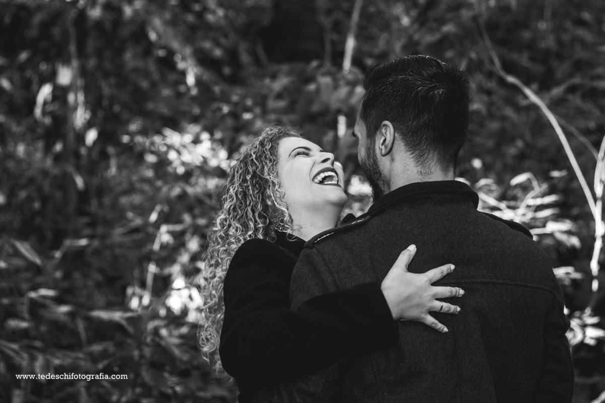 Ensaio - pre wedding - avenida paulista - são paulo - ensaio de casal - ensaio casal rua - parque trianon - avenida paulista - movimentacao - casamento - ensaio de casamento - ensaio de casamento na paulista - vestido de noiva - unha de noiva - são paulo