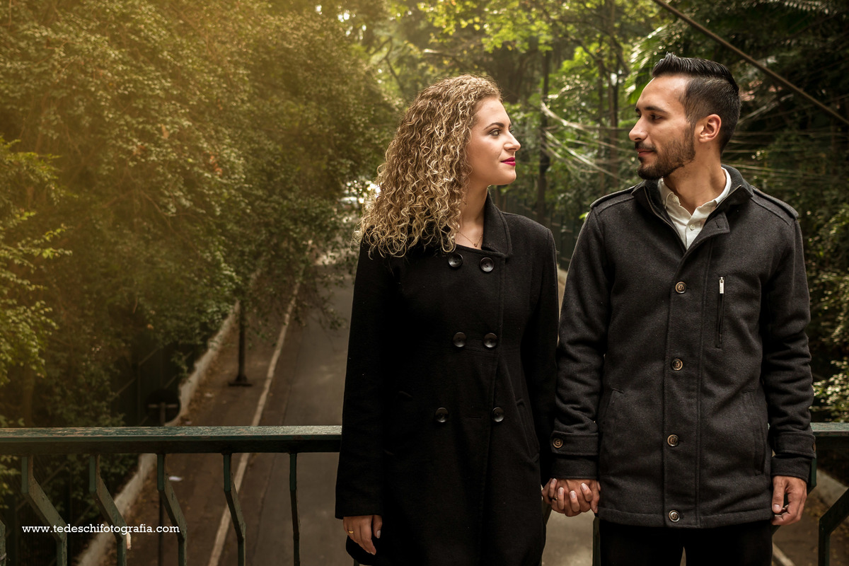 Ensaio - pre wedding - avenida paulista - são paulo - ensaio de casal - ensaio casal rua - parque trianon - avenida paulista - movimentacao - casamento - ensaio de casamento - ensaio de casamento na paulista - vestido de noiva - unha de noiva - são paulo